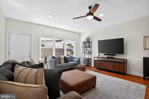 2246 Christian St, Philadelphia, PA 19146 - Photo 8