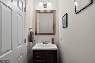 2246 Christian St, Philadelphia, PA 19146 - Photo 10