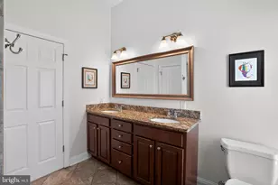 2246 Christian St, Philadelphia, PA 19146 - Photo 16