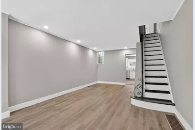 2422 S Iseminger Street, Philadelphia, PA 19148 - Photo 2