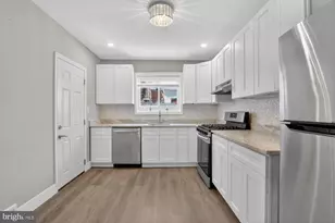 2422 S Iseminger St, Philadelphia, PA 19148 - Photo 6