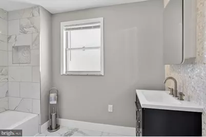 2422 S Iseminger Street, Philadelphia, PA 19148 - Photo 12