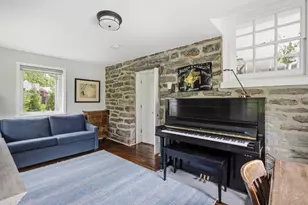 91 E Bells Mill Rd, Philadelphia, PA 19118 - Photo 10