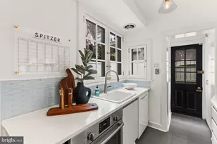 1915 Panama St, Philadelphia, PA 19103 - Photo 8