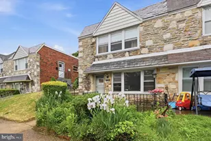 1928 Goodnaw St, Philadelphia, PA 19115 - Photo 2