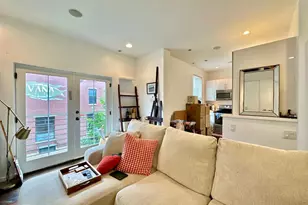 263 N 3rd St, Philadelphia, PA 19106 - Photo 2