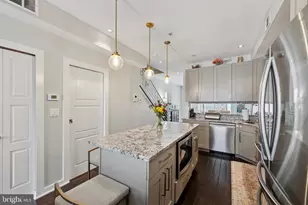 1637 Fitzwater St, Philadelphia, PA 19146 - Photo 16