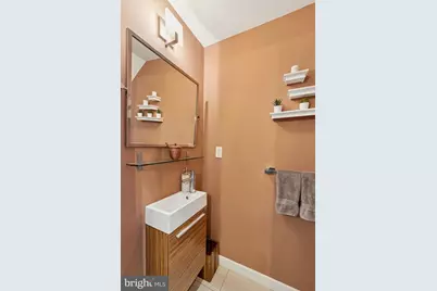 1637 Fitzwater Street, Philadelphia, PA 19146 - Photo 18