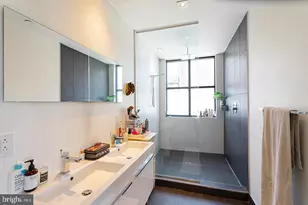 240 N 2nd St, Philadelphia, PA 19106 - Photo 8