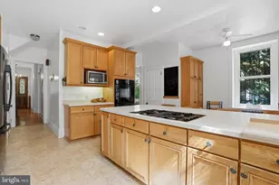 922 S 48th St, Philadelphia, PA 19143 - Photo 14