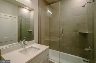 1300 S 19th St, Philadelphia, PA 19146 - Photo 6