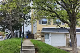 9930 Alicia St, Philadelphia, PA 19115 - Photo 2