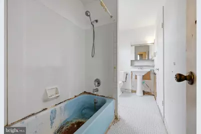 8135 Lindbergh Boulevard, Philadelphia, PA 19153 - Photo 12