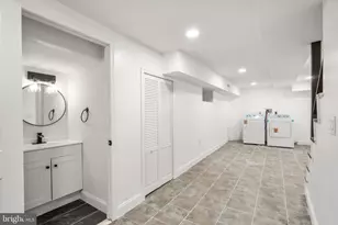 895 N 66th St, Philadelphia, PA 19151 - Photo 34
