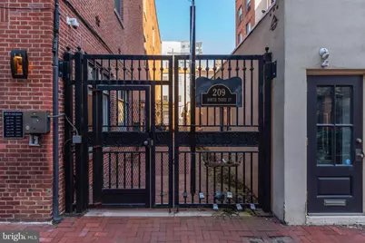 209 N 3rd Street #3B, Philadelphia, PA 19106 - Photo 4