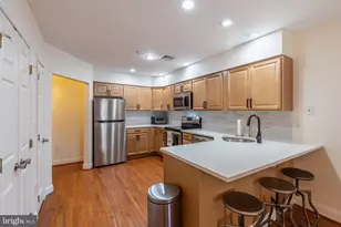 209 N 3rd St, Philadelphia, PA 19106 - Photo 6
