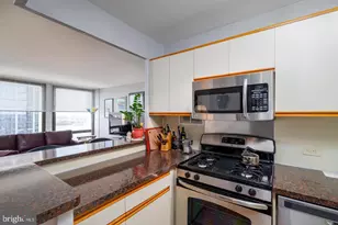 200 Locust St, Philadelphia, PA 19106 - Photo 8