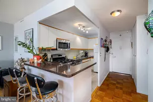 200 Locust St, Philadelphia, PA 19106 - Photo 6