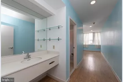 1100 Vine Street #1105, Philadelphia, PA 19107 - Photo 16