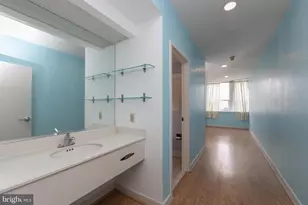 1100 Vine St, Philadelphia, PA 19107 - Photo 16