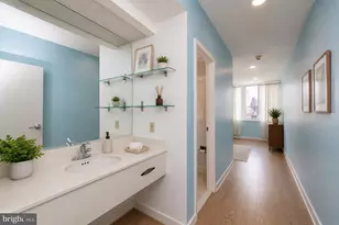 1100 Vine St, Philadelphia, PA 19107 - Photo 6