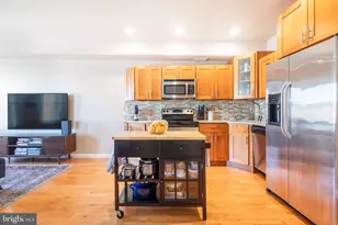 1826 Christian St, Philadelphia, PA 19146 - Photo 6