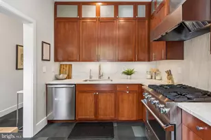 2415 Pine St, Philadelphia, PA 19103 - Photo 10