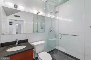 2415 Pine St, Philadelphia, PA 19103 - Photo 34
