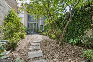 2415 Pine St, Philadelphia, PA 19103 - Photo 18