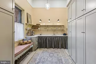 2200 St James Pl, Philadelphia, PA 19103 - Photo 24