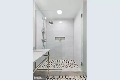 2200 Saint James Place, Philadelphia, PA 19103 - Photo 44