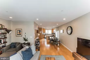 211 Brown St, Philadelphia, PA 19123 - Photo 4