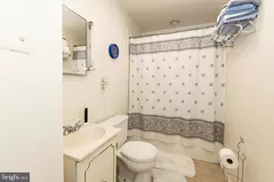 910 Mountain St, Philadelphia, PA 19148 - Photo 22