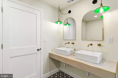 1906 S 10th Street, Philadelphia, PA 19148 - Photo 24