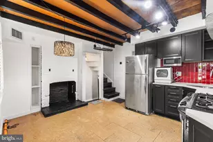 9 Bristow Pl, Philadelphia, PA 19123 - Photo 4