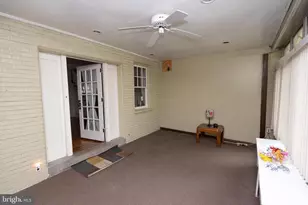 986 E Godfrey Ave, Philadelphia, PA 19124 - Photo 2