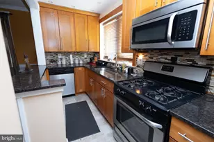 986 E Godfrey Ave, Philadelphia, PA 19124 - Photo 14