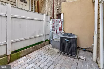 1019 S 6th Street, Philadelphia, PA 19147 - Photo 30