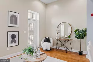 1 Academy Cir, Philadelphia, PA 19146 - Photo 10