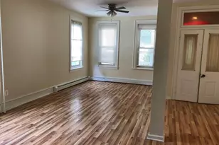247 Green Ln, Philadelphia, PA 19128 - Photo 2