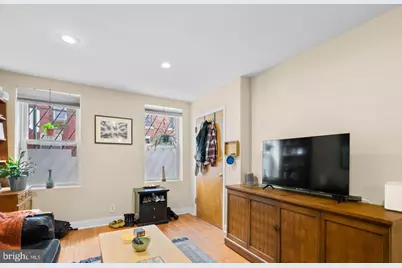 758 S 19th Street #1, Philadelphia, PA 19146 - Photo 2