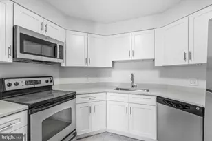 2020 Walnut St, Philadelphia, PA 19103 - Photo 8
