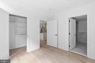 208 Vine St, Philadelphia, PA 19106 - Photo 2