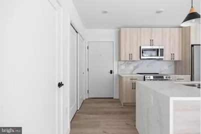208 Vine Street #2E, Philadelphia, PA 19106 - Photo 2