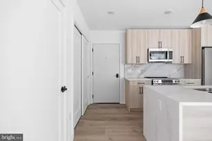 208 Vine St, Philadelphia, PA 19106 - Photo 2