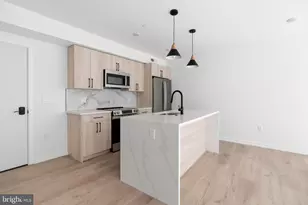 208 Vine St, Philadelphia, PA 19106 - Photo 1
