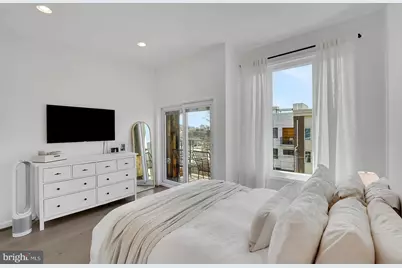 709 N 19th Street #UNIT 2, Philadelphia, PA 19130 - Photo 18