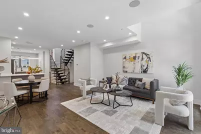 425 Watkins Street, Philadelphia, PA 19148 - Photo 2