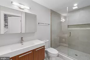 425 Watkins St, Philadelphia, PA 19148 - Photo 26