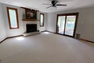 924 Clyde Ln, Philadelphia, PA 19128 - Photo 6
